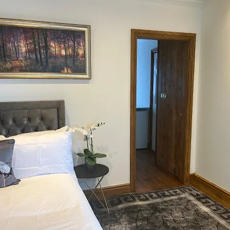 Tj Homes - Luxury Studio Suite With Garden View - Next To Tube Station London